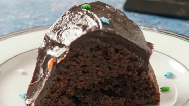 Chocolate Mayan Bundt Cake is an easy to make dessert, richly full of flavor, smoky chocolate goodness and a teeny bit of spice. DELICIOUS!