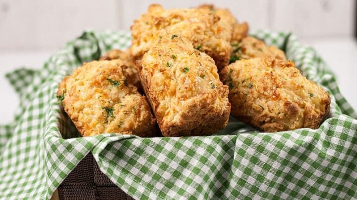 Red Lobster Cheddar Bay Biscuits (copycat)