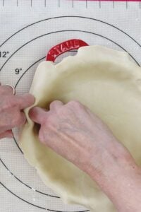 crimping pie crust by hand